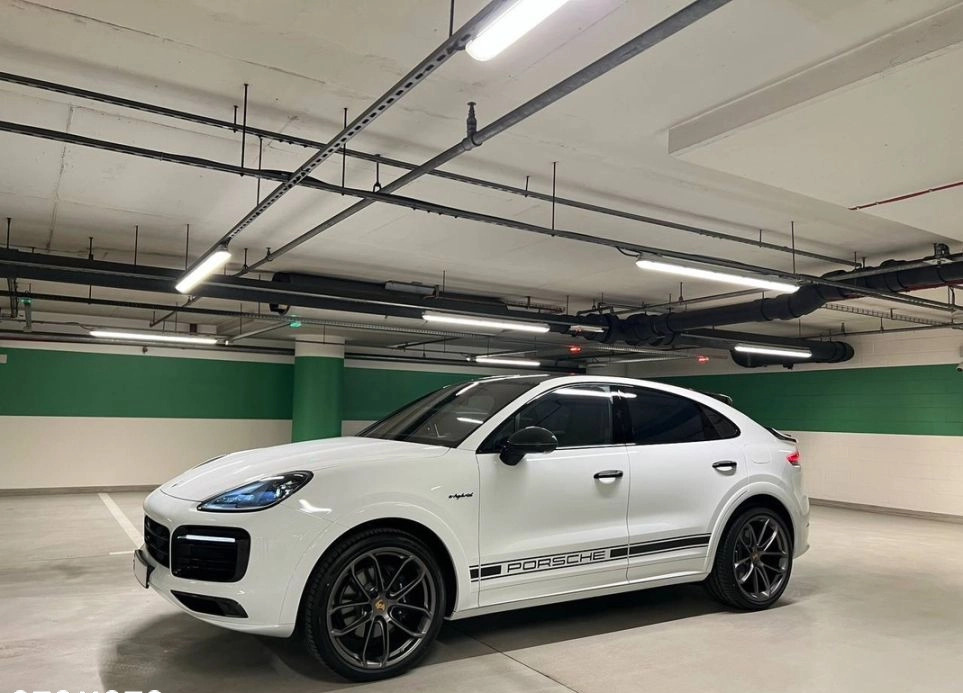 Porsche Cayenne cena 619000 przebieg: 1050, rok produkcji 2022 z Przysucha małe 254